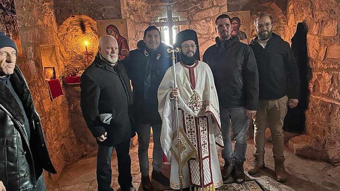 Džufka u pravoslavnoj crkvi (Foto Eparhija raško-prizrenska) Džufka u pravoslavnoj crkvi (Foto Eparhija raško-prizrenska)