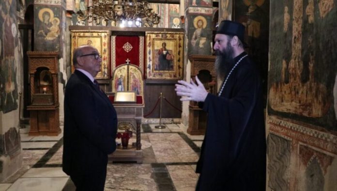Stjuard Pič u manastiru Gračanica Foto: Eparhija raško prizrenska Stjuard Pič u manastiru Gračanica Foto: Eparhija raško prizrenska