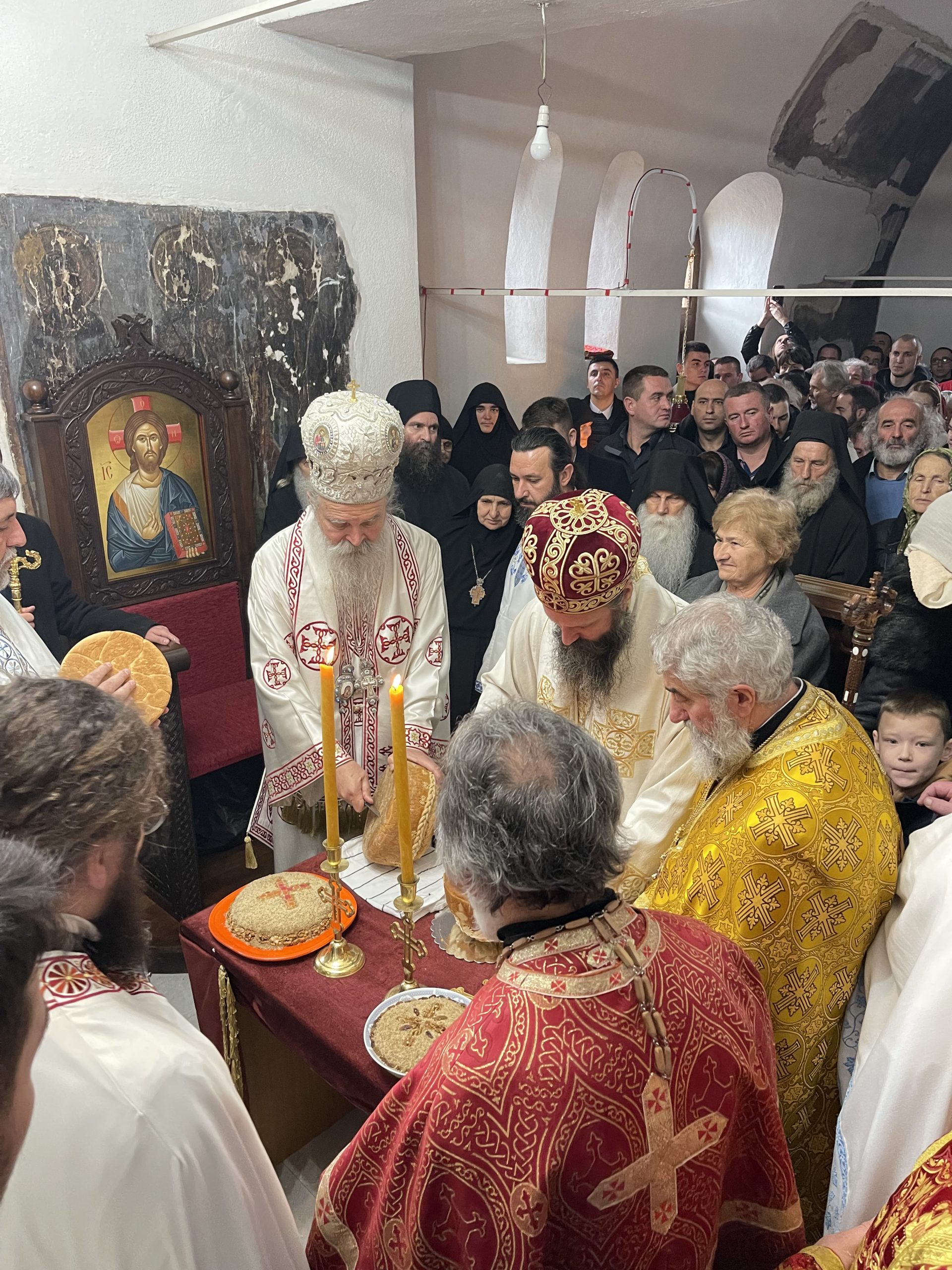 Devič: Vernici iz različitih krajeva na liturgiji povodom obeležavanja slave Svetog Joanikija Devičkog 1 IMG 5470 scaled