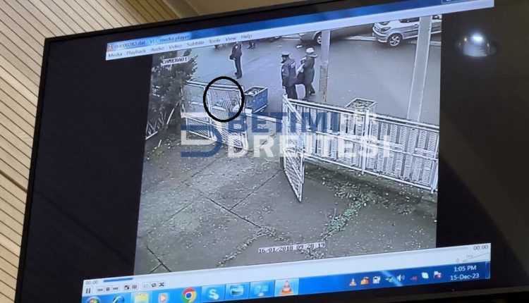 Održano ročište u slučaju ubistva Olivera Ivanovića, pušten snimak nakon ubistva 1 Snimak nakon ubistva Olivera Ivanovica