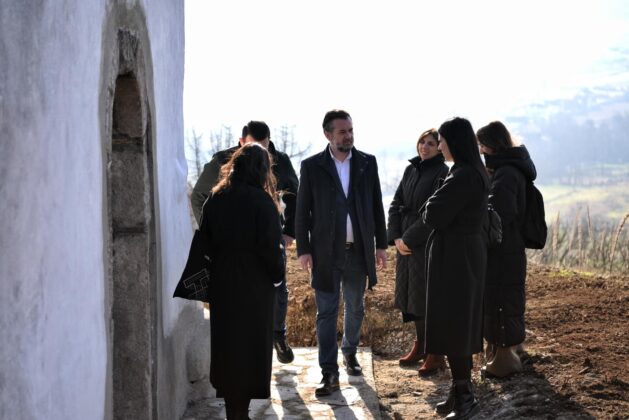 Eparhija: Kosovske vlasti našu crkvu u Vinarcima, mimo saglasnosti, renoviraju kao katoličku 4 ceku 629x420 1