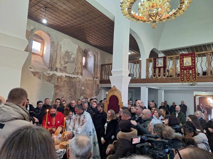 U crkvi Svetog Nikole u Prištini obeležena hramovna slava (Foto: Radio Goraždevac)