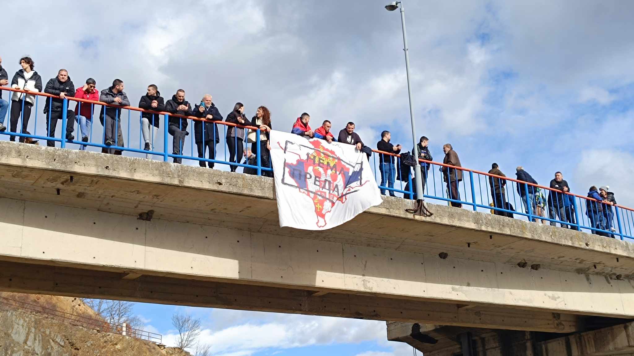 Plivanje za Časni krst na Gazivodama, pobednik Aleksandar Kasalović iz Kosovske Mitrovice 2 417215829 246937395104465 1292929166894199061 n