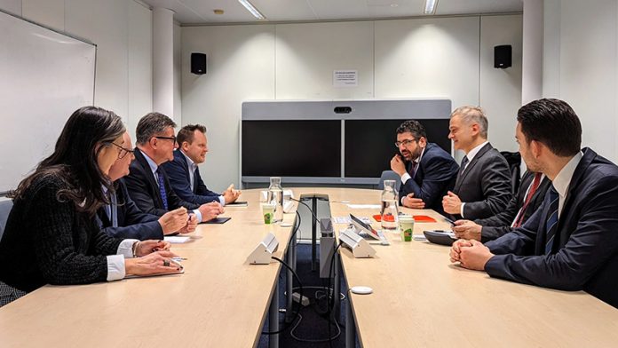 Delegacija koalicije „Srbija protiv nasilja“ na sastanku sa Miroslavom Lajčakom i njegovim timom u Briselu (Foto X@MiroslavLajcak) Delegacija koalicije „Srbija protiv nasilja“ na sastanku sa Miroslavom Lajčakom i njegovim timom u Briselu (Foto X@MiroslavLajcak)