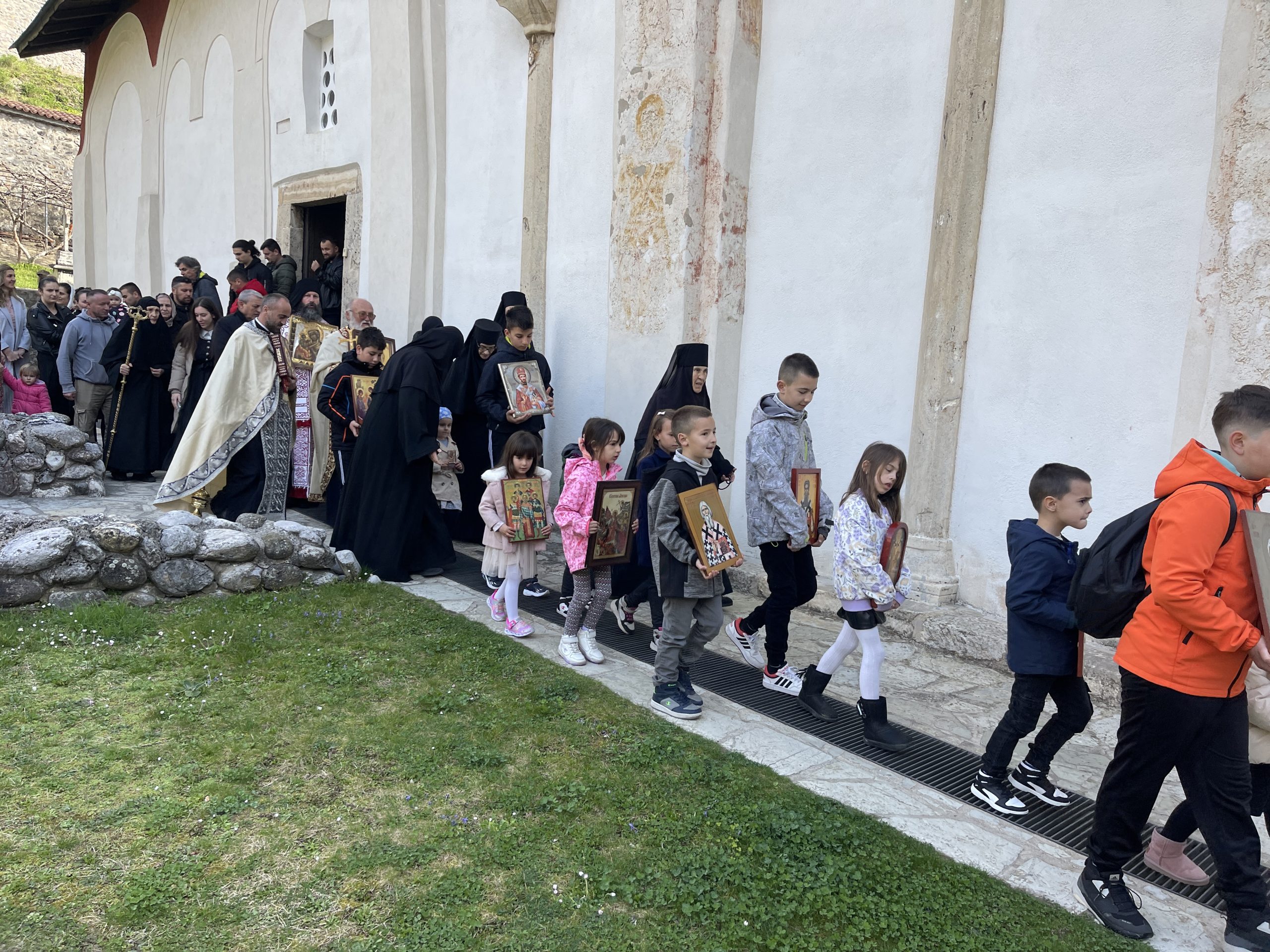 Vladika Ilarion: Bog je postao sličan nama da bi smo mi postali slični njemu 2 IMG 8188 scaled