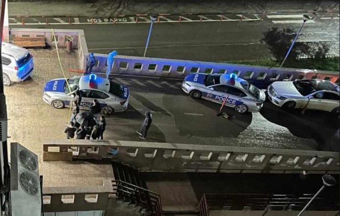 Policija vrši uviđaj (Foto: Ekonomia Onlajn)