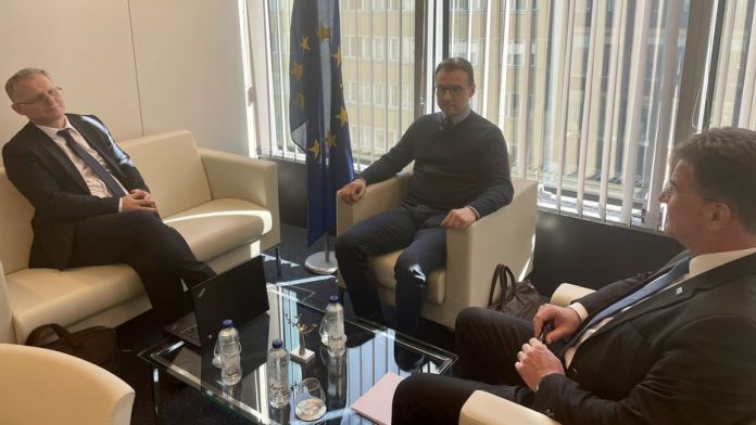 Besnik Bisljimi, Petar Petković i Miroslav Lajčak (Foto: X @MiroslavLajcak)