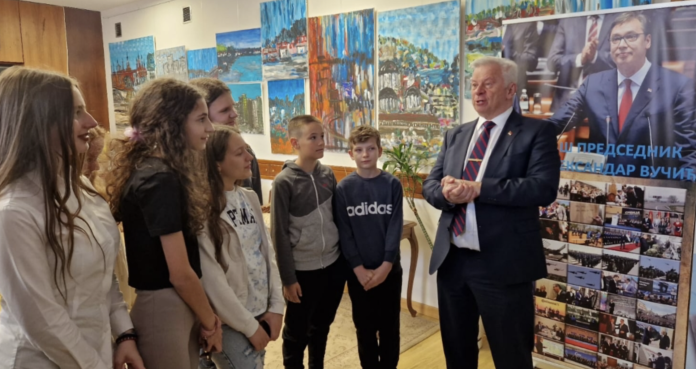 Deca sa Kosova na prijemu (Foto Ambasada Srbije u Moskvi)