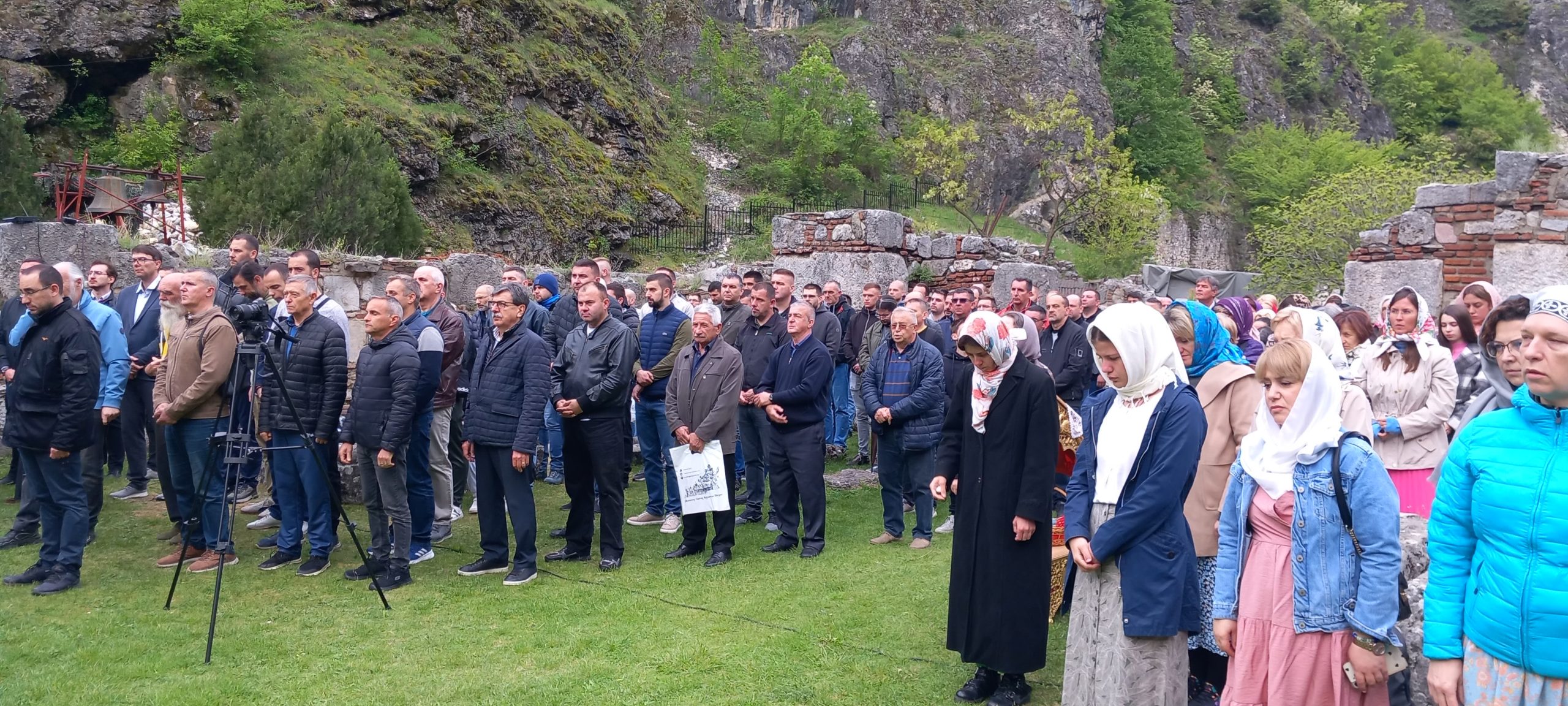 Prizren: U prisustvu velikog broja vernika proslavljena Lazareva subota u Svetim Arhangelima 5 Foto scaled