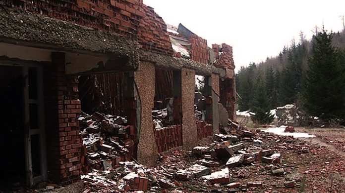 Ruševine karaule Košare (Foto: Wikipedia)