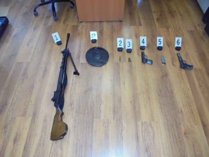 Zaplenjeno oružje, Foto: policija Kosova