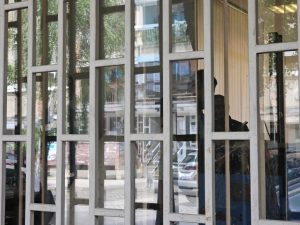 U toku provera sefa u Trezoru u Kosovskoj Mitrovici 2 0df2cbf4 5686 4ff5 b2c6 3ced3b82743d 1024x768 1