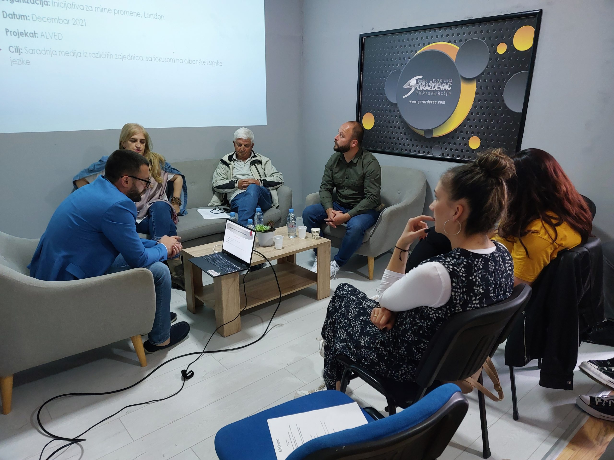 Saradnja lokalnih medija iz zajednica veoma bitna 1 Sa panel diskusije (Foto: Radio Goraždevac)