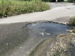 Čaglavica: Rupe i kanalizacija ometaju saobraćaj u Stefanovoj ulici 1 IMG 1369 300x225 1