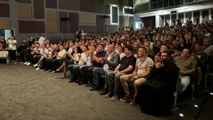 Aleksandra Ristić je najlepša Kosovka devojka 1 Publika na izboru za najlepšu Kosovsku devojku u gračaničkom Domu kulture (Foto: Kim)