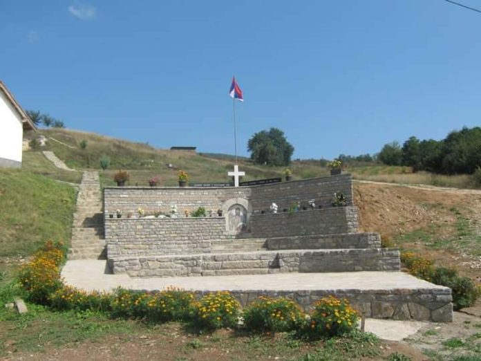 Spomenik kidnapovanim i ubijenim Srbima-Velika Hoča (Foto: Radio Goraždevac) Spomenik kidnapovanim i ubijenim Srbima-Velika Hoča (Foto: Radio Goraždevac)