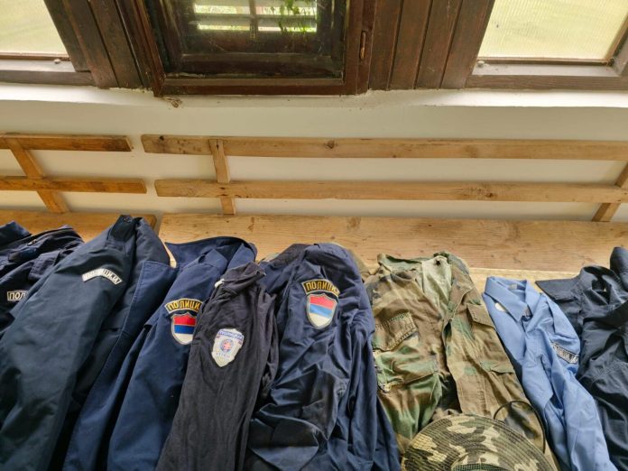 Foto: Kosovska policija/ srpske uniforme
