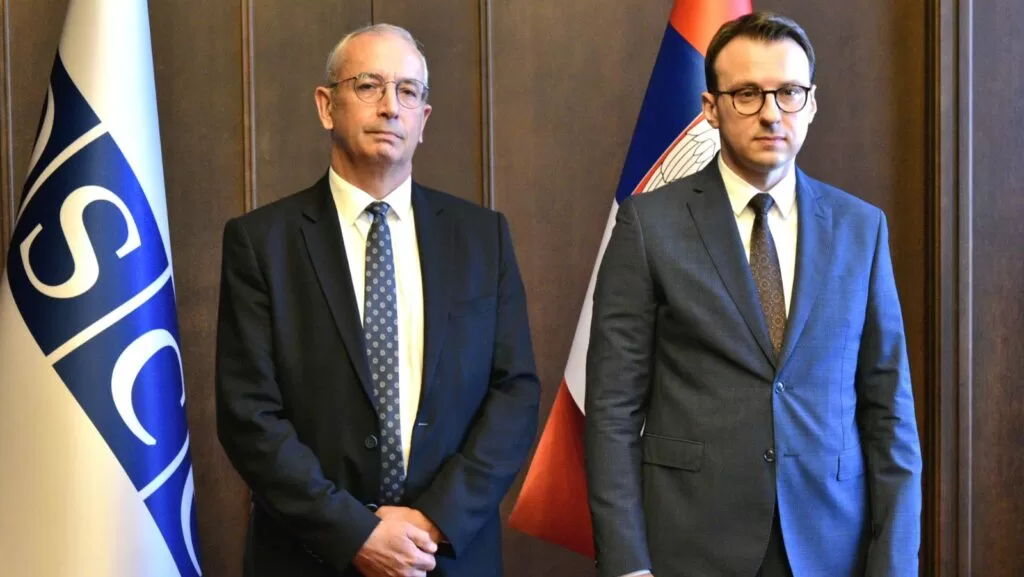 Petković na oproštajnom sastanku sa Davenportom 1 Давенпорт 1 фотографија ККиМ e1722429217239 1024x577 1