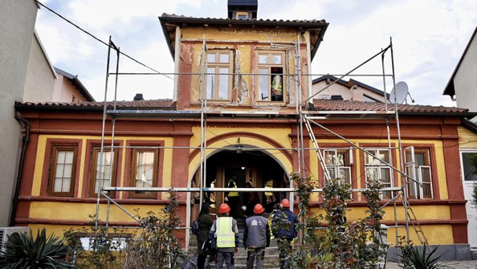 Jedan od objekata koji se obnavlja sredstvima iz budžeta (Foto: Fejsbuk, A.Kurti)