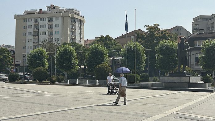 Toplotni talas stigao i na Kosovo, Priština (Foto: Kim) Toplotni talas stigao i na Kosovo, Priština (Foto: Kim)