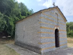 U crkvi Svetog Ilije u Velikoj Hoči proslavljena slava 1 Crkva svetog proroka Ilije Velika Hoča (Foto: Radio Goraždevac)