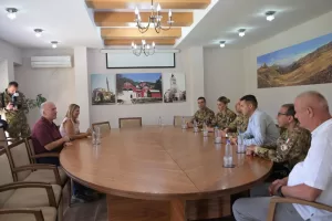 Muhadžeri se sastao sa novim komandantom KFOR-a za region Peći 1 Foto: Opština Peć