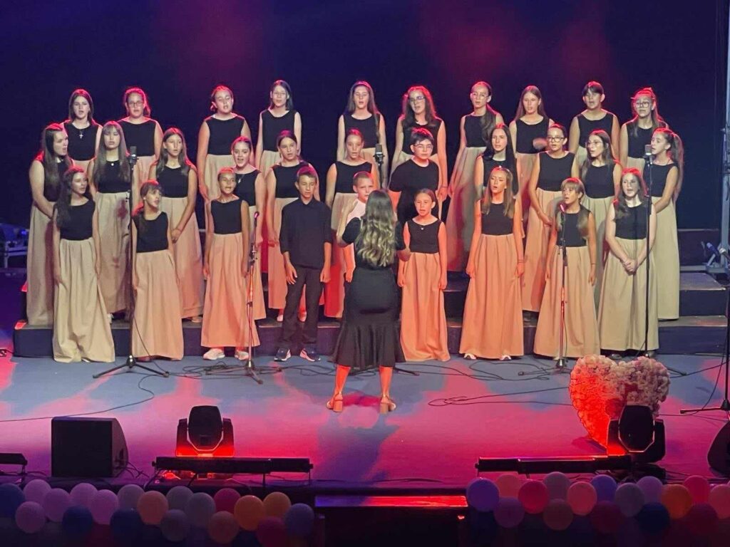 Gradski dečji hor Kosovska Mitrovica na Međunarodnom festivalu „Čarobna nota“ u Nišu 1 Foto: Radio Kontakt Plus