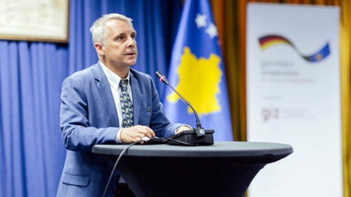 Ambasador Nemačke u Prištini Jorn Rode (Foto: Tviter@GermanAmbKOS) Ambasador Nemačke u Prištini Jorn Rode (Foto: Tviter@GermanAmbKOS)