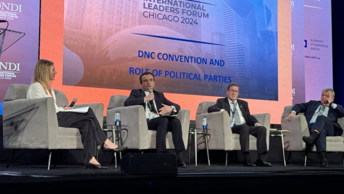 Aljbin Kurti na panelu „Nacionalna demokratska konvencija i uloga političkih partija“ (Foto: Vlada Kosova) Aljbin Kurti na panelu „Nacionalna demokratska konvencija i uloga političkih partija“ (Foto: Vlada Kosova)