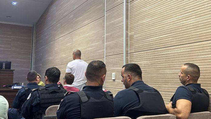 Sa suđenja četvorici optuženih na objekte Opštinske izborne komisije u Sevenoj Mitrovici (Foto: Kim) Sa suđenja četvorici optuženih na objekte Opštinske izborne komisije u Sevenoj Mitrovici (Foto: Kim)
