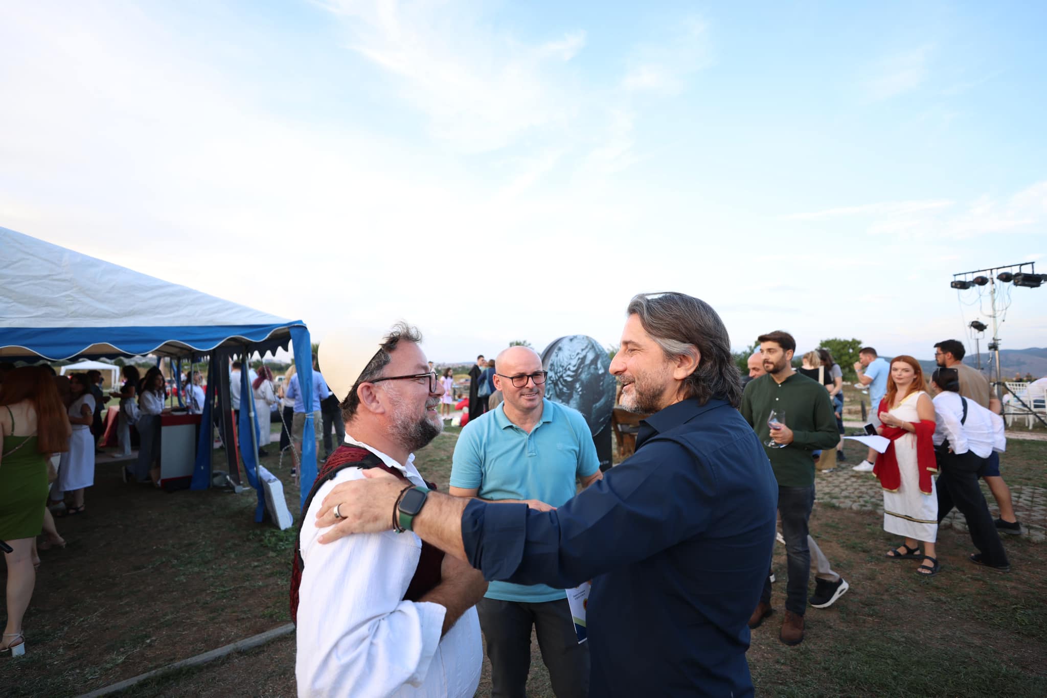 Festival-Ulpijana o paljenju krsta: Umetnički odata počast trijumfu hrišćanstva uprkos progonu, dođite na vino i rakiju 2 458157502 818551890441324 3983123846906656564 n 1