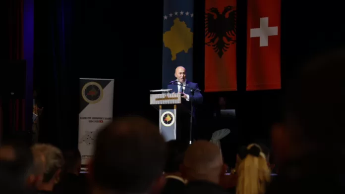 Haradinaj predstavio četiri stuba svog budućeg programa u Švajcarskoj (Foto Fejsbuk@Ramush Haradinaj) Haradinaj predstavio četiri stuba svog budućeg programa u Švajcarskoj (Foto Fejsbuk@Ramush Haradinaj)