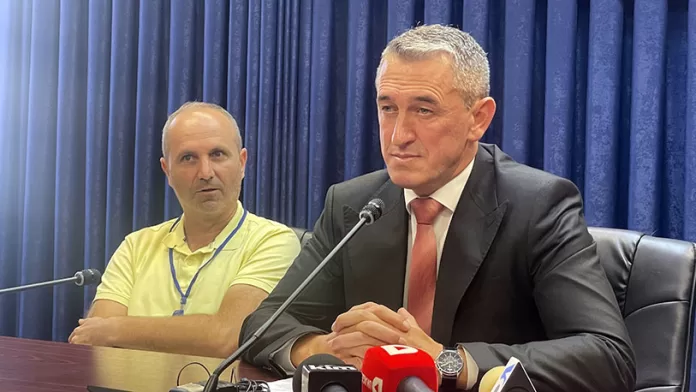 Ministar za zajednice i povratak Nenad Rašić o smeni Radojice Radomirovića (Foto: Kim) Ministar za zajednice i povratak Nenad Rašić o smeni Radojice Radomirovića (Foto: Kim)