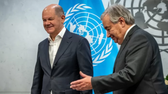 UN usvojile Pakt za budućnost - generalni sekretar Ujedinjenih nacija Antonio Gutereš i nemački kancelar Olaf Šolca u Njujorku. (Foto: Michael Kappeler/dpa)