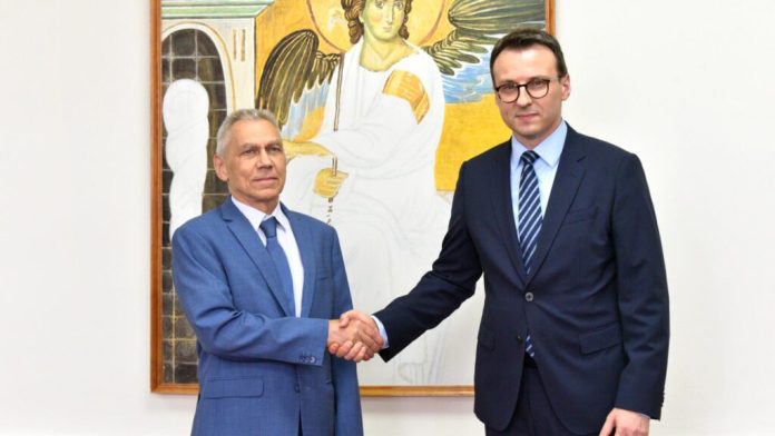 Petković sa Bocan-Harčenkom o dešavanjima na Kosovu (Foto: Kancelarija za KiM) Petković sa Bocan-Harčenkom o dešavanjima na Kosovu (Foto: Kancelarija za KiM)