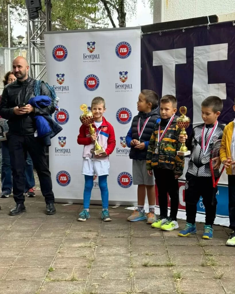 Sedmogodišnji Dušan iz Zvečana nova teniska nada 1 Foto: Privatna arhiva