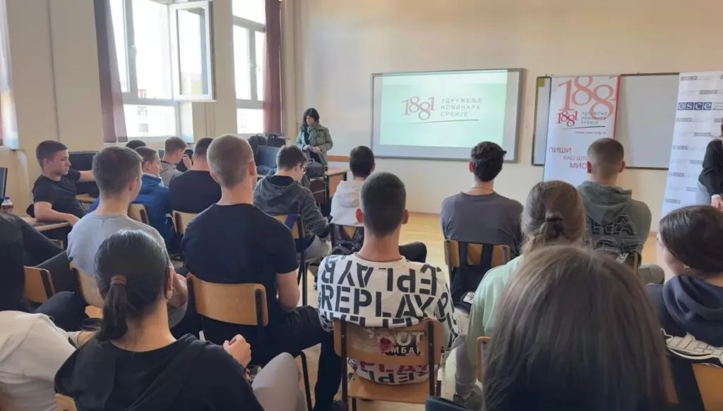Sa radionica o medijskoj pismenosti: Proveravajte izvor informacija i kritički promišljajte 1 464313620 18282895729209586 6834319939341881790 n 1024x583 1 jpg