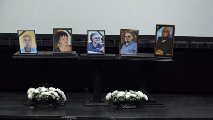 Gračanica: Održan komemorativni skup preminulim medijskim radnicima (Foto: Kim) Gračanica: Održan komemorativni skup preminulim medijskim radnicima (Foto: Kim)