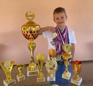 Prvak Srbije u tenisu, sedmogodišnji Dušan Vukosavljević: Ima neka tajna veza između Zvečana i tenisa 1 Foto: Privatna arhiva