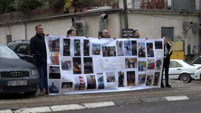 Srpska demokratija na protestu u Prištini (Foto: Kim)