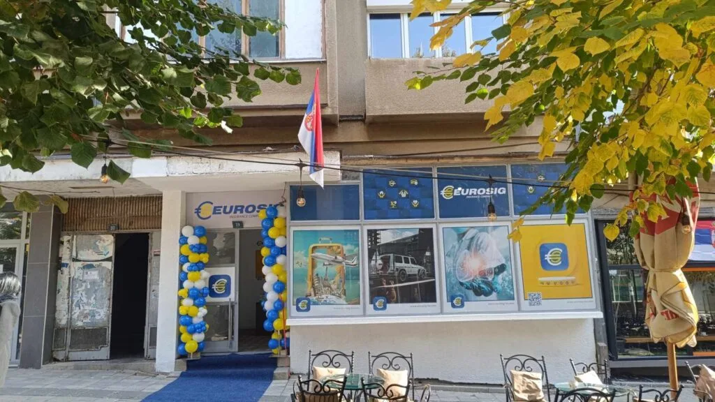 Krasnići i Atić još jednom izviždani na mitrovačkom šetalištu 1 462570446 1623460691937199 7055284995351201419 n 1920x1080 1 1024x576 1 jpg
