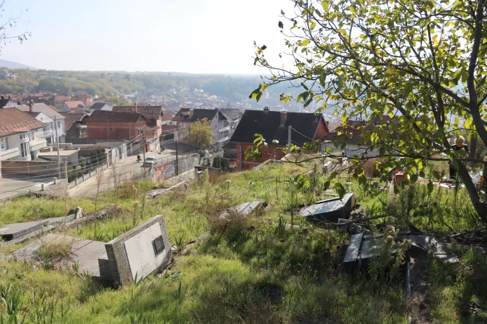 Razoreno orahovačko groblje (Foto: Radio Goraždevac) Razoreno orahovačko groblje (Foto: Radio Goraždevac)