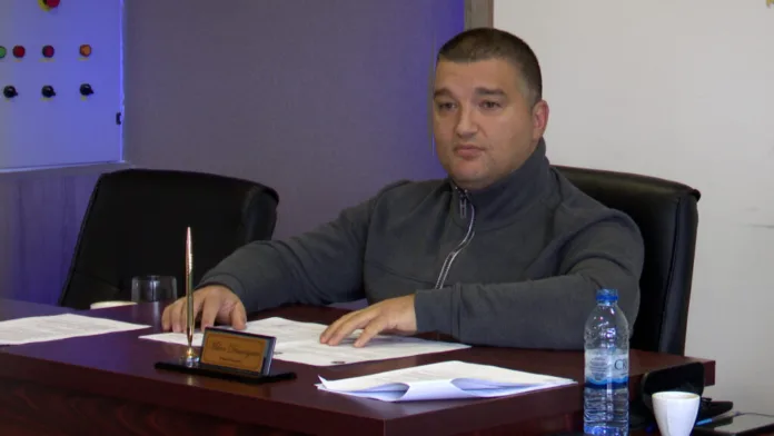 Predsedavajući SO Gračanica novinarki Medija centra Čaglavica rekao da „napada kao hijena“ (Foto Medija centar Čaglavica) Predsedavajući SO Gračanica novinarki Medija centra Čaglavica rekao da „napada kao hijena“ (Foto Medija centar Čaglavica)