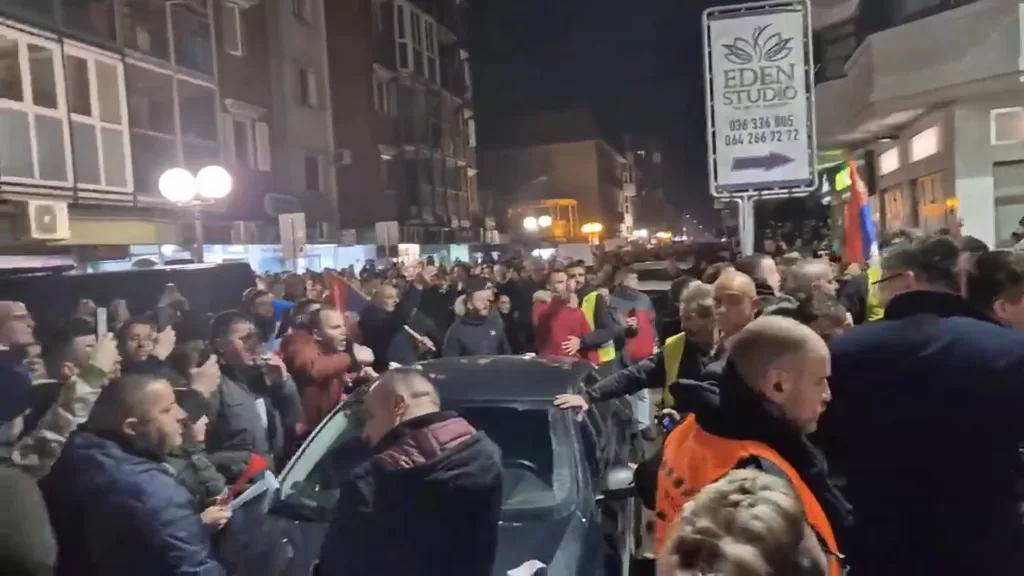 Prostorije SNS u Kraljevu zasute jajima 1 IMG 5191