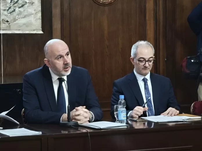 Miloš Garić - levo (Foto: Ministarstvo telekomunikacije i informisanja)