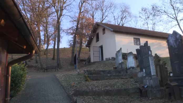 cernica-1-1536x864-1 Opljačkana Crkva Hrista Spasa u Cernici u Kosovskom Pomoravlju (Foto RTV Puls)