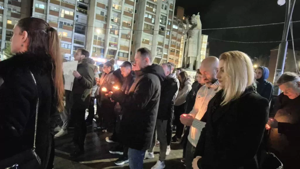 „16 minuta tišine“ u K.Mitrovici na godišnjicu bombardovanja, još minut kod spomenika NATO žrtvama 1 486088281 2186812978402716 2442961596915334868 n