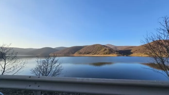 Jezero Badovac (Foto: Radio Kontakt Plus) Jezero Badovac (Foto: Radio Kontakt Plus)
