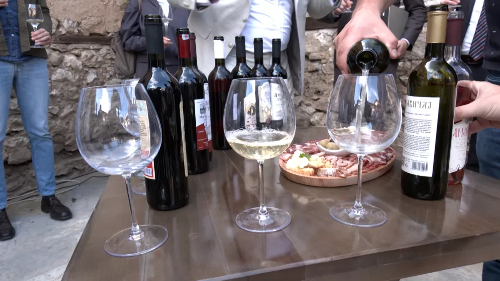 U Velikoj Hoči otvoren Muzej vina: Čuvar tradicije, mesto okupljanja i promocije hočanskih vina 2 Sa otvaranja Muzeja vina u Velikoj Hoči (Foto: Radio Goraždevac)