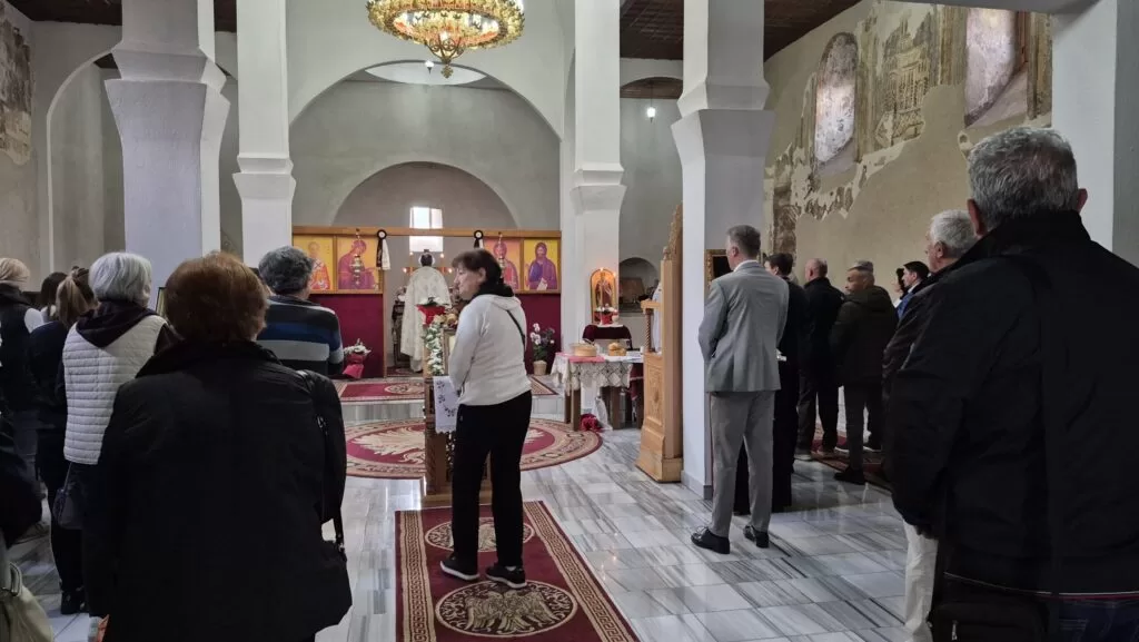 Hram Svetog Nikole u Prištini obeležio slavu: „Crkva živi i vaskrsava, uprkos svemu“ 3 20 1